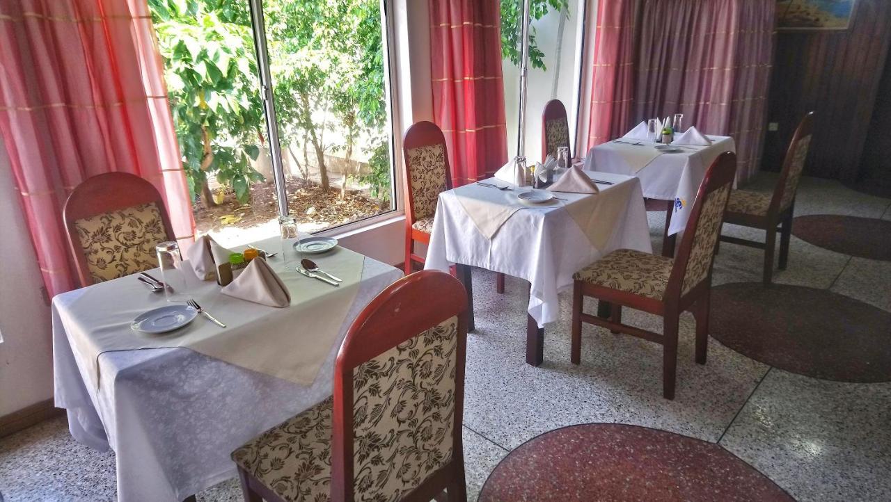 Eastoment Hotel Accra Luaran gambar